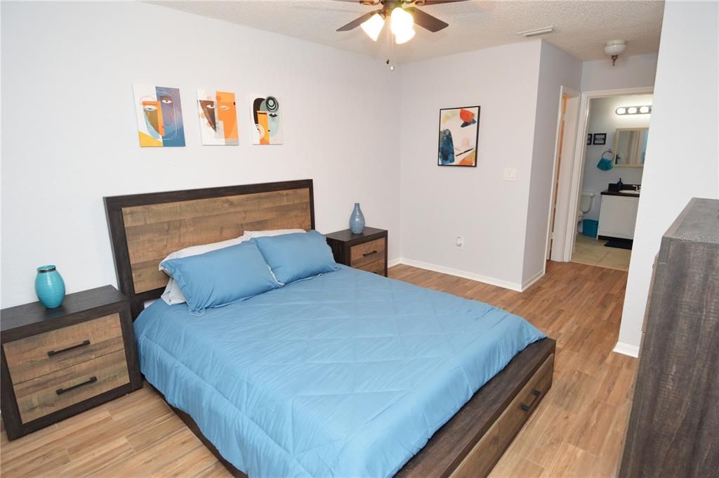 For Rent: $2,700 (2 beds, 2 baths, 1015 Square Feet)