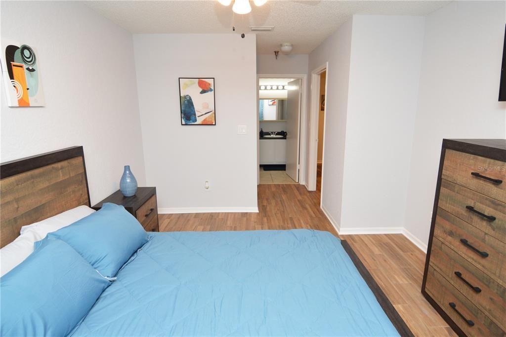 For Rent: $2,700 (2 beds, 2 baths, 1015 Square Feet)