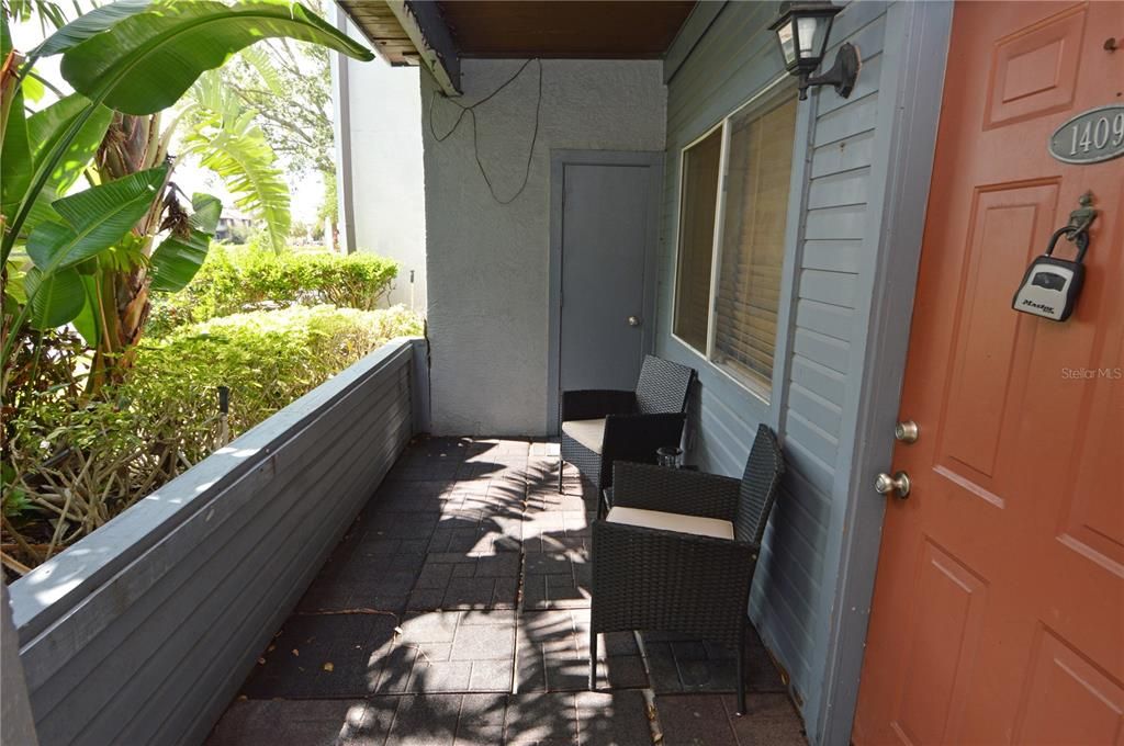 For Rent: $2,700 (2 beds, 2 baths, 1015 Square Feet)