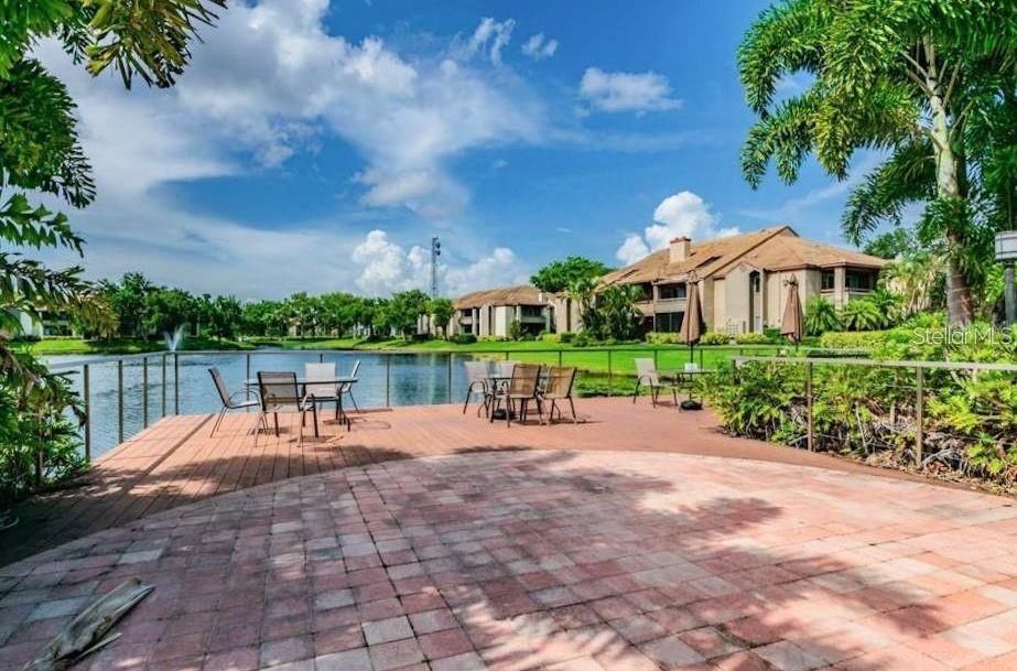 For Rent: $2,700 (2 beds, 2 baths, 1015 Square Feet)