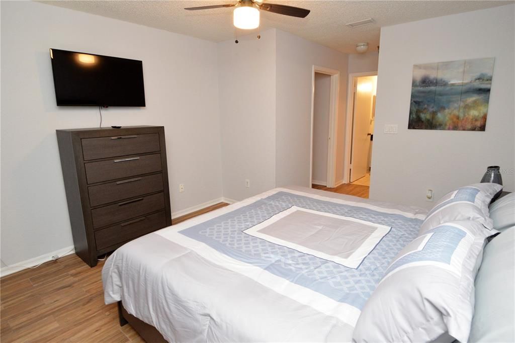 For Rent: $2,700 (2 beds, 2 baths, 1015 Square Feet)