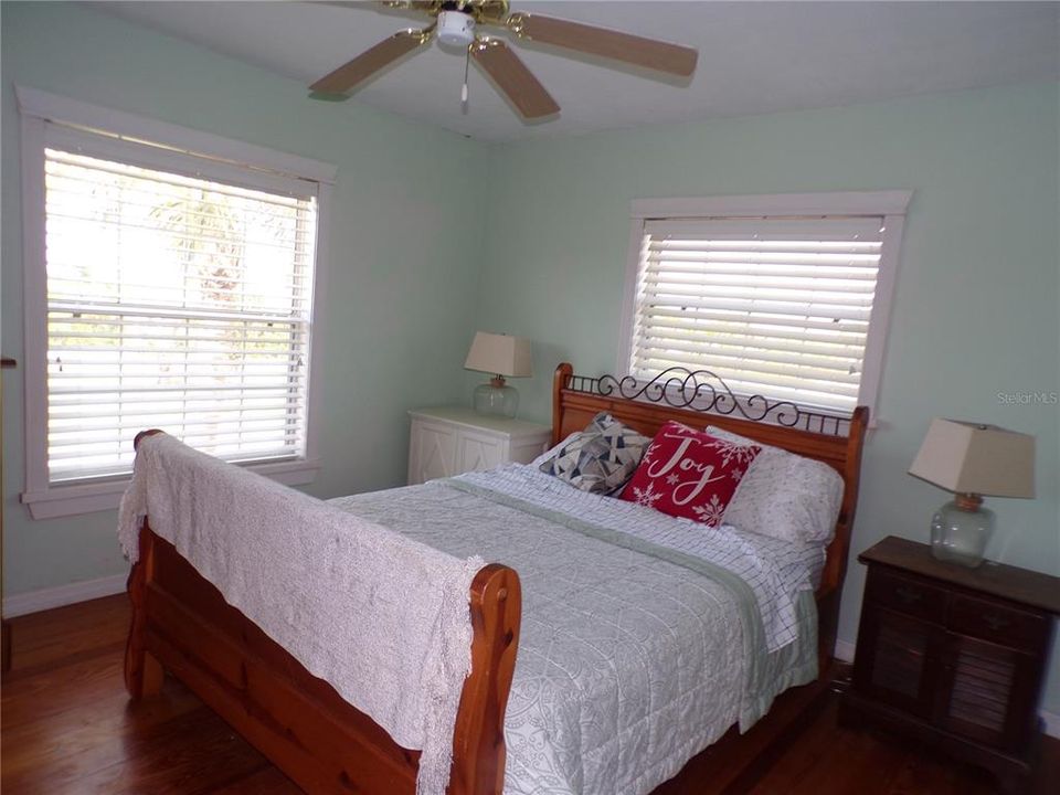 For Rent: $3,350 (2 beds, 2 baths, 1166 Square Feet)