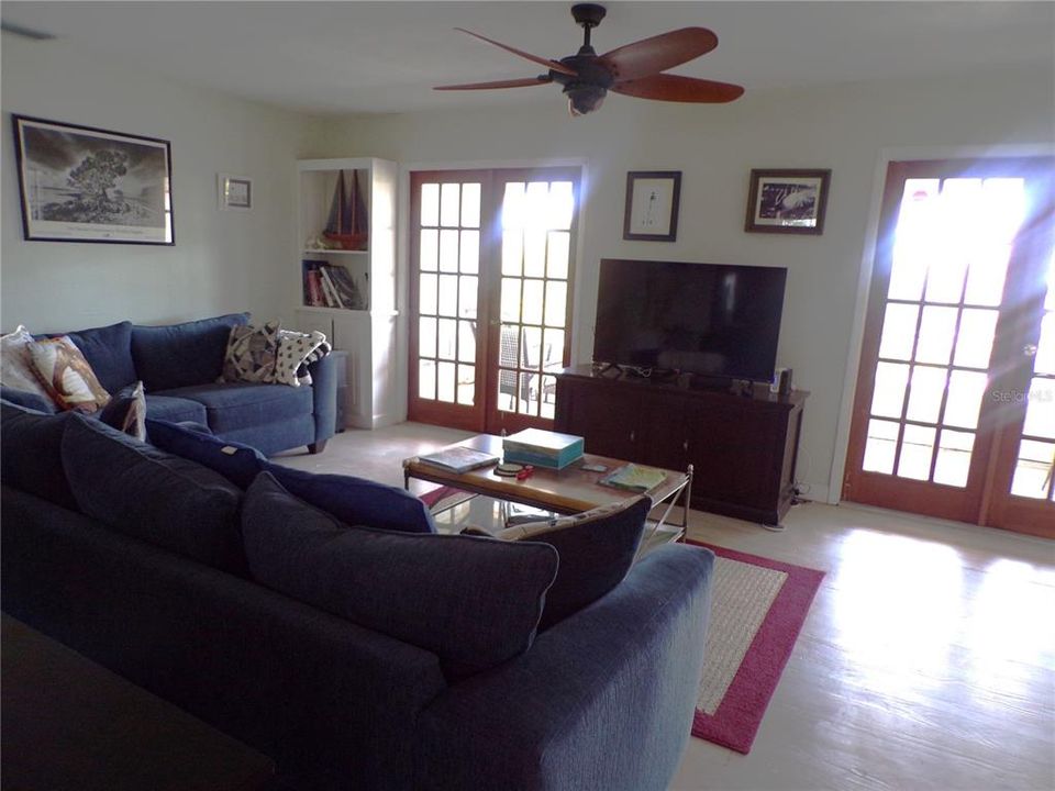 For Rent: $3,350 (2 beds, 2 baths, 1166 Square Feet)