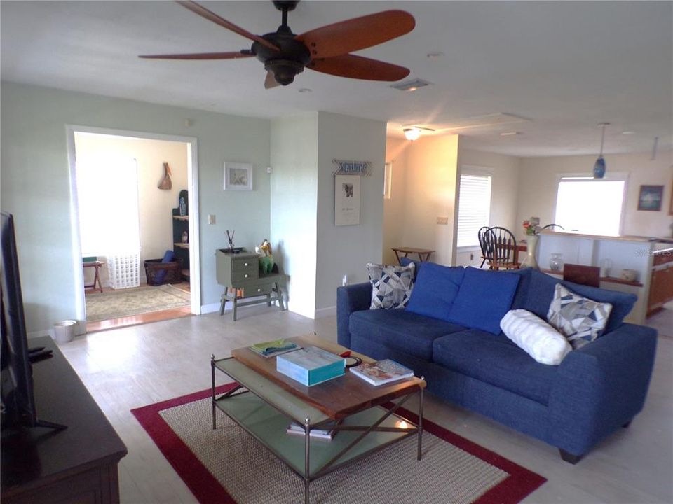 For Rent: $3,350 (2 beds, 2 baths, 1166 Square Feet)