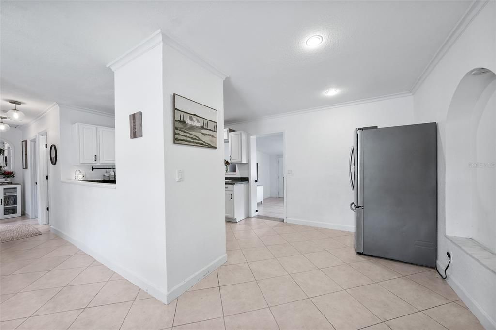 For Sale: $284,000 (4 beds, 2 baths, 1594 Square Feet)