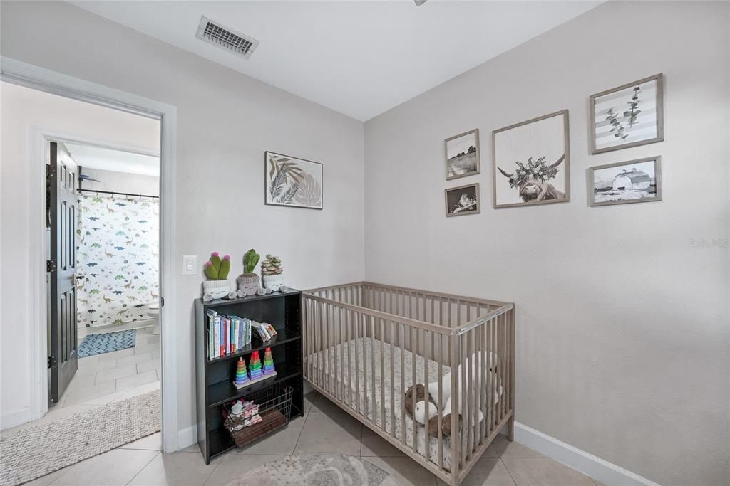 For Sale: $284,000 (4 beds, 2 baths, 1594 Square Feet)