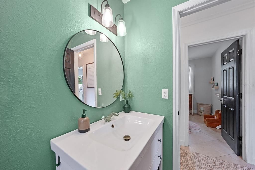 For Sale: $284,000 (4 beds, 2 baths, 1594 Square Feet)