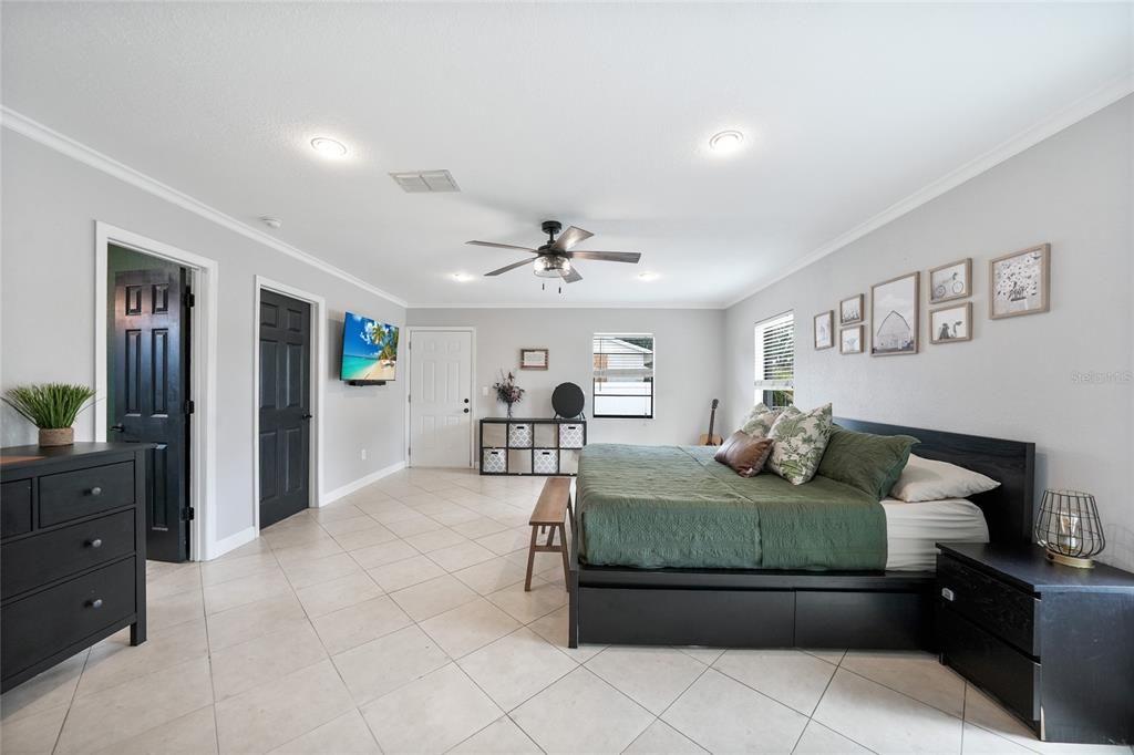 For Sale: $284,000 (4 beds, 2 baths, 1594 Square Feet)