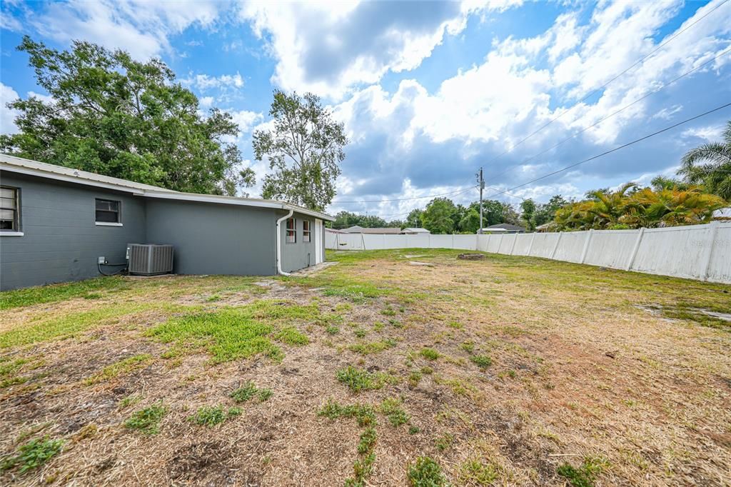 For Sale: $284,000 (4 beds, 2 baths, 1594 Square Feet)