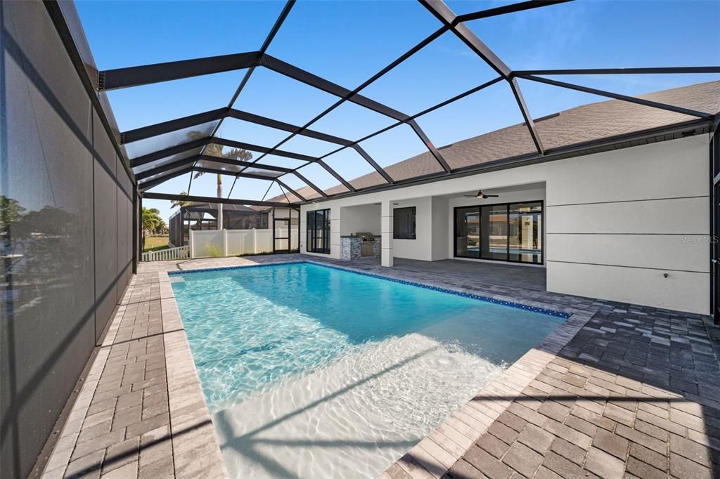 For Sale: $815,000 (3 beds, 3 baths, 2100 Square Feet)