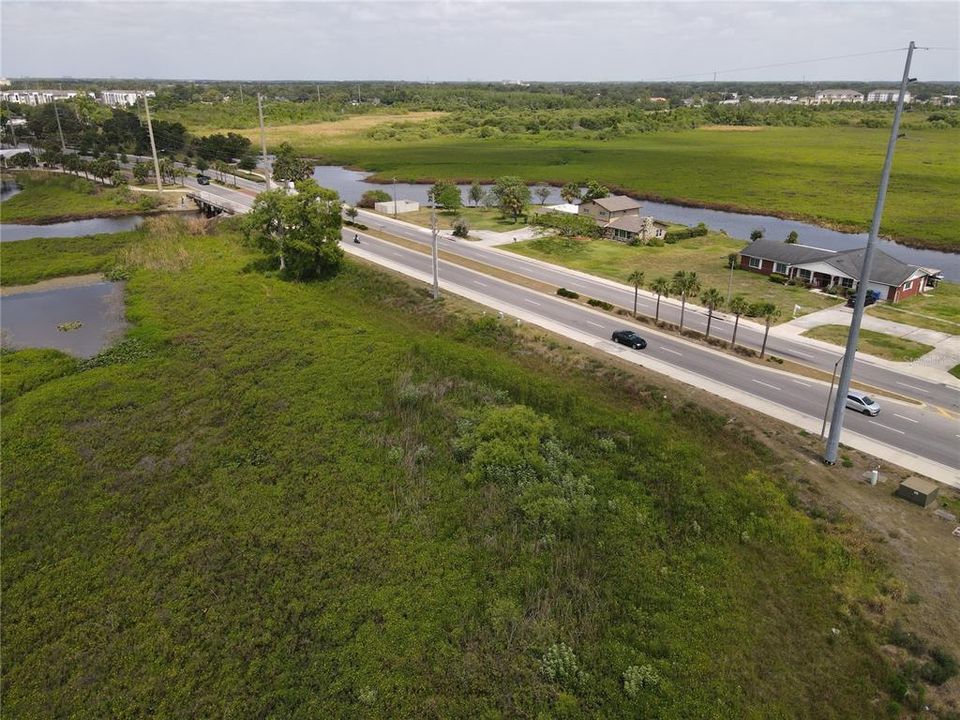 На продажу: $350,000 (0.56 acres)