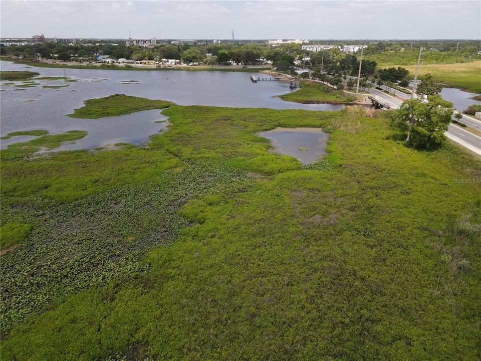 На продажу: $350,000 (0.56 acres)