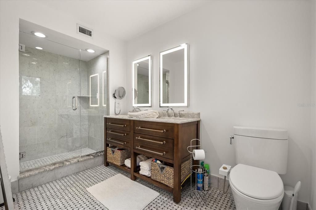 For Sale: $675,000 (3 beds, 3 baths, 1800 Square Feet)