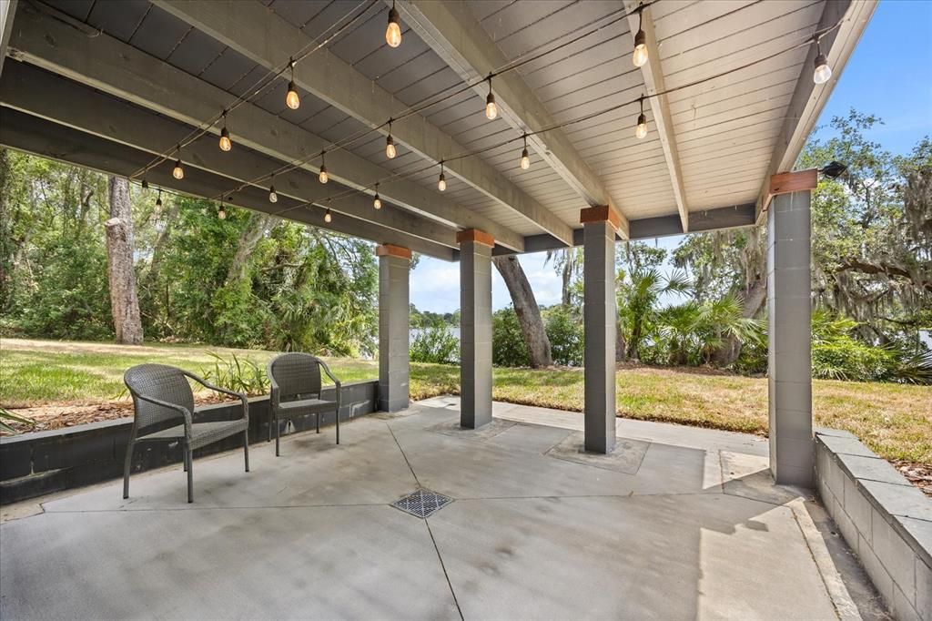 For Sale: $675,000 (3 beds, 3 baths, 1800 Square Feet)