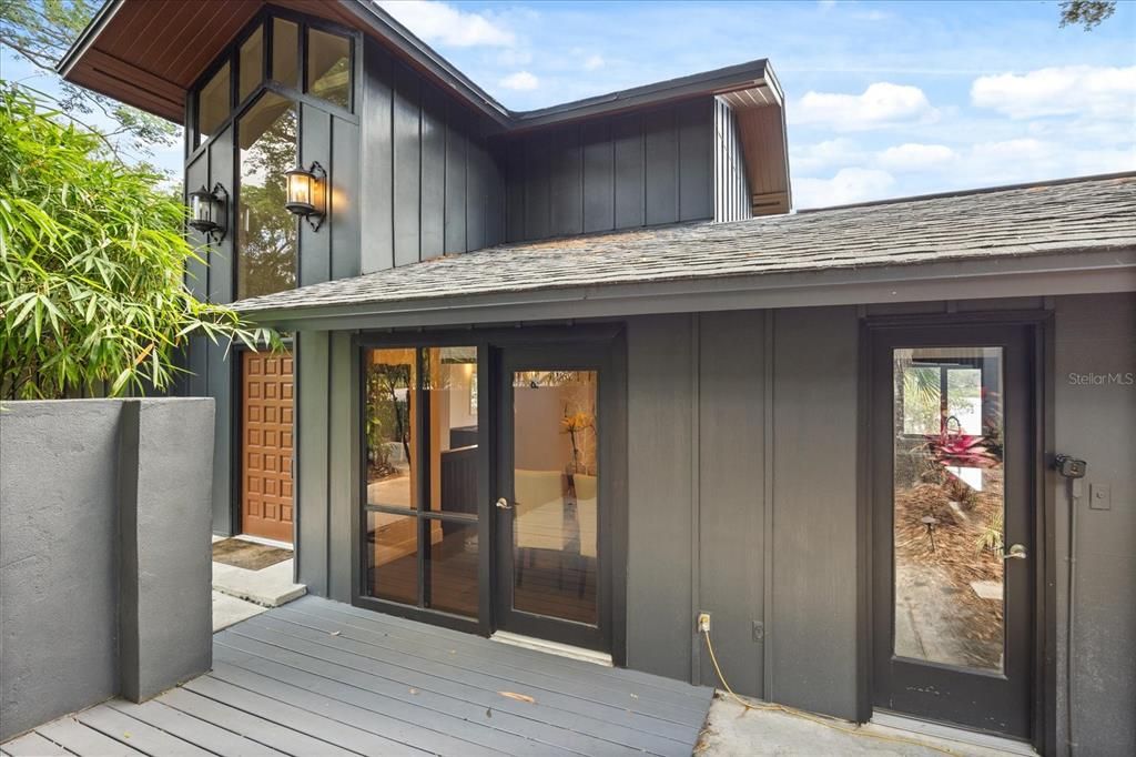 For Sale: $675,000 (3 beds, 3 baths, 1800 Square Feet)