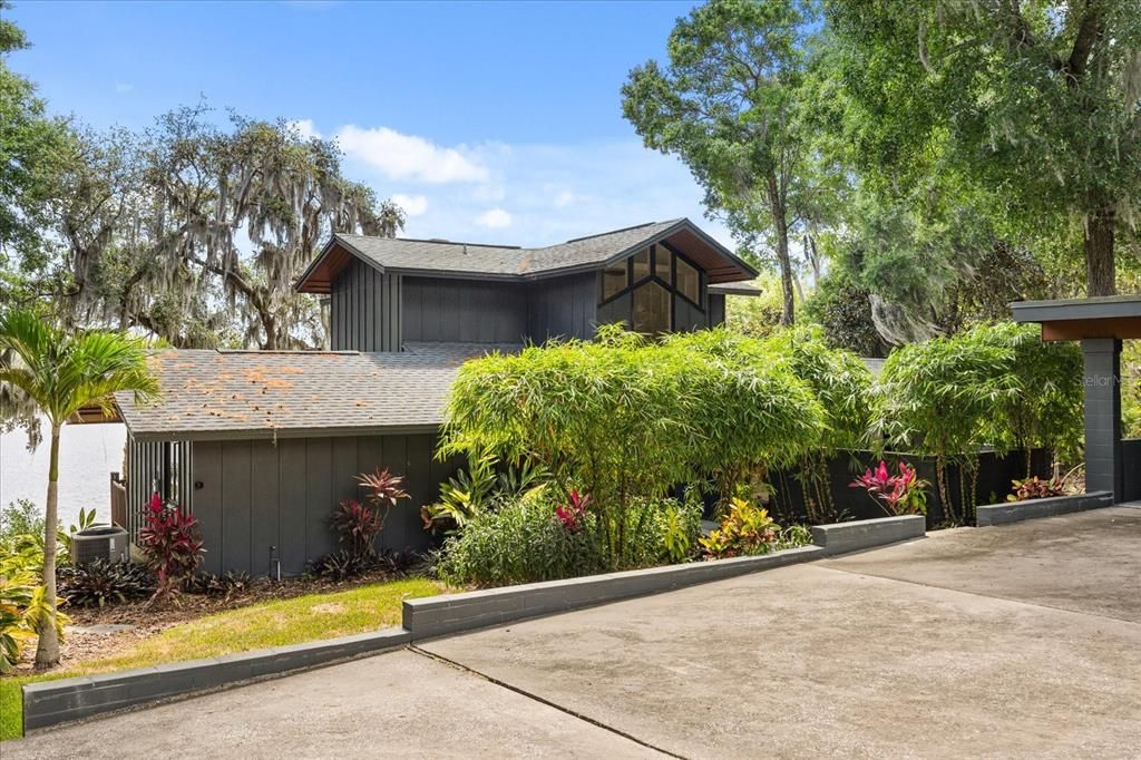 For Sale: $675,000 (3 beds, 3 baths, 1800 Square Feet)