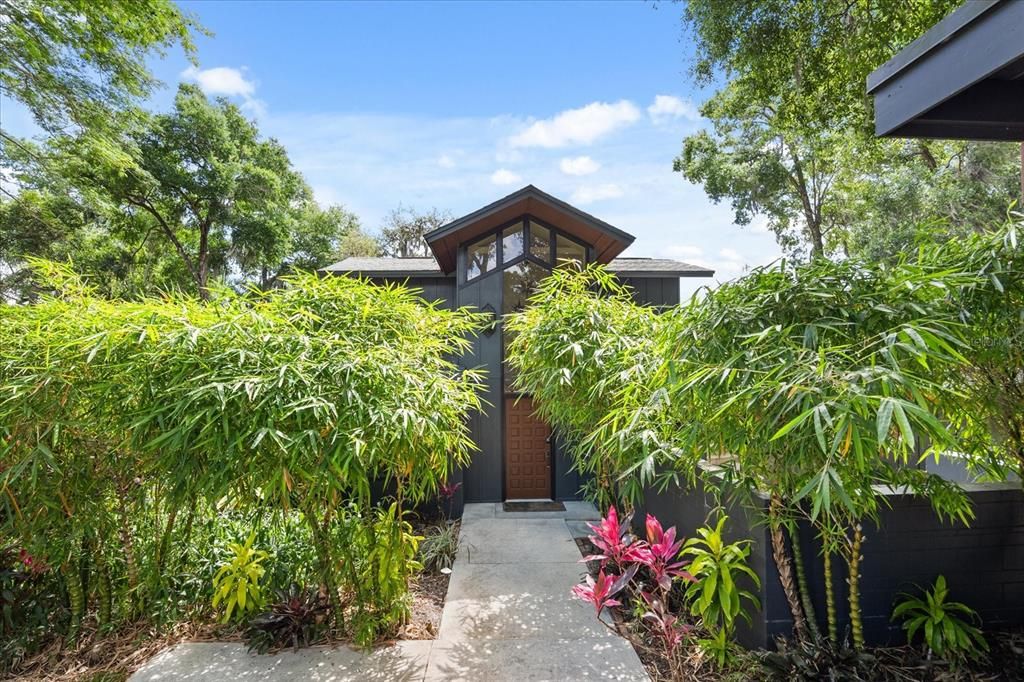 For Sale: $675,000 (3 beds, 3 baths, 1800 Square Feet)