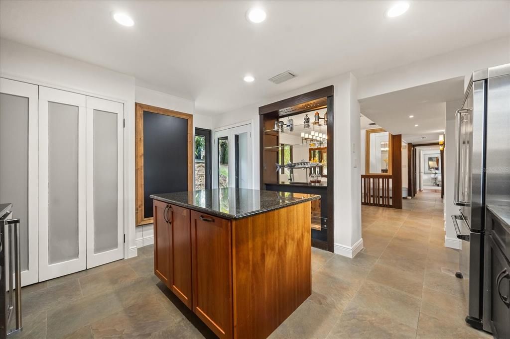 For Sale: $675,000 (3 beds, 3 baths, 1800 Square Feet)