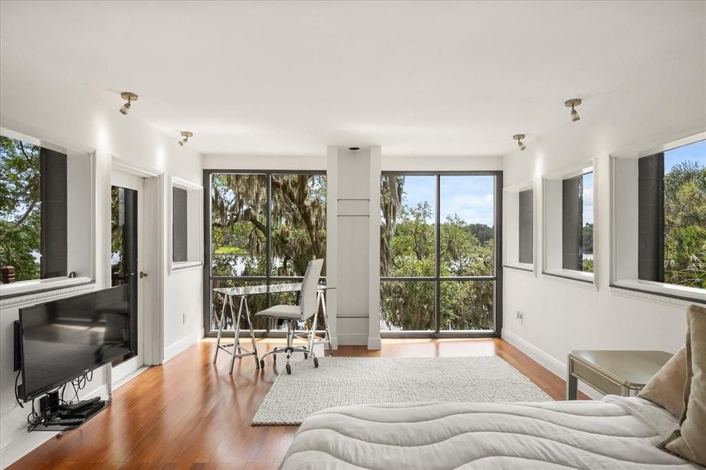 For Sale: $675,000 (3 beds, 3 baths, 1800 Square Feet)