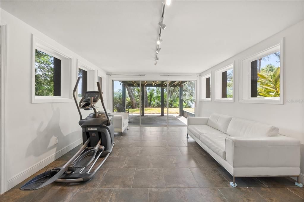 For Sale: $675,000 (3 beds, 3 baths, 1800 Square Feet)