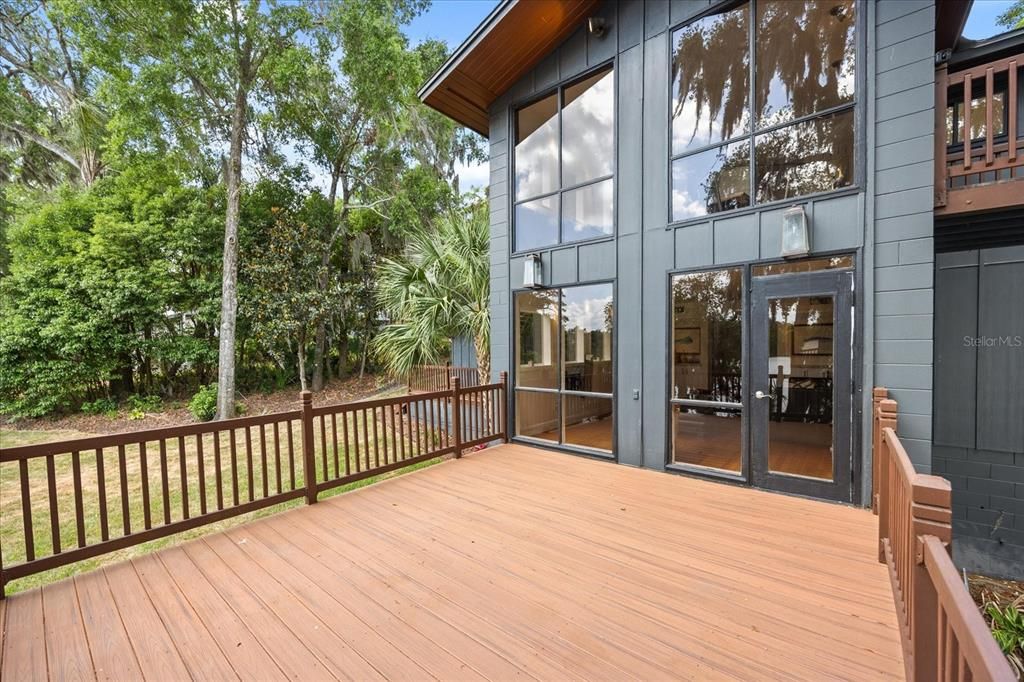 For Sale: $675,000 (3 beds, 3 baths, 1800 Square Feet)