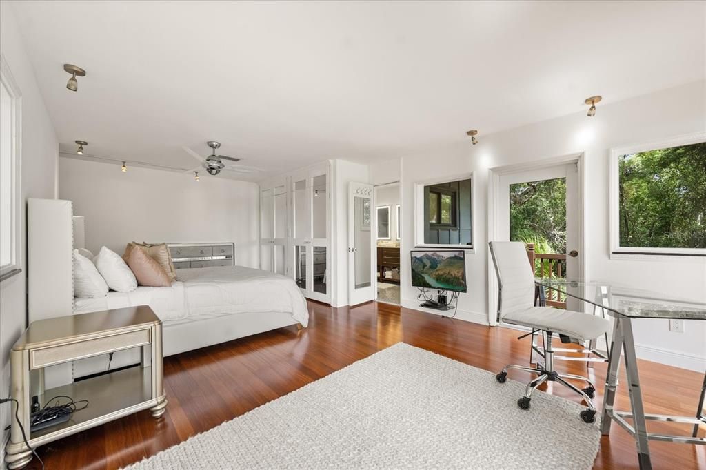 For Sale: $675,000 (3 beds, 3 baths, 1800 Square Feet)