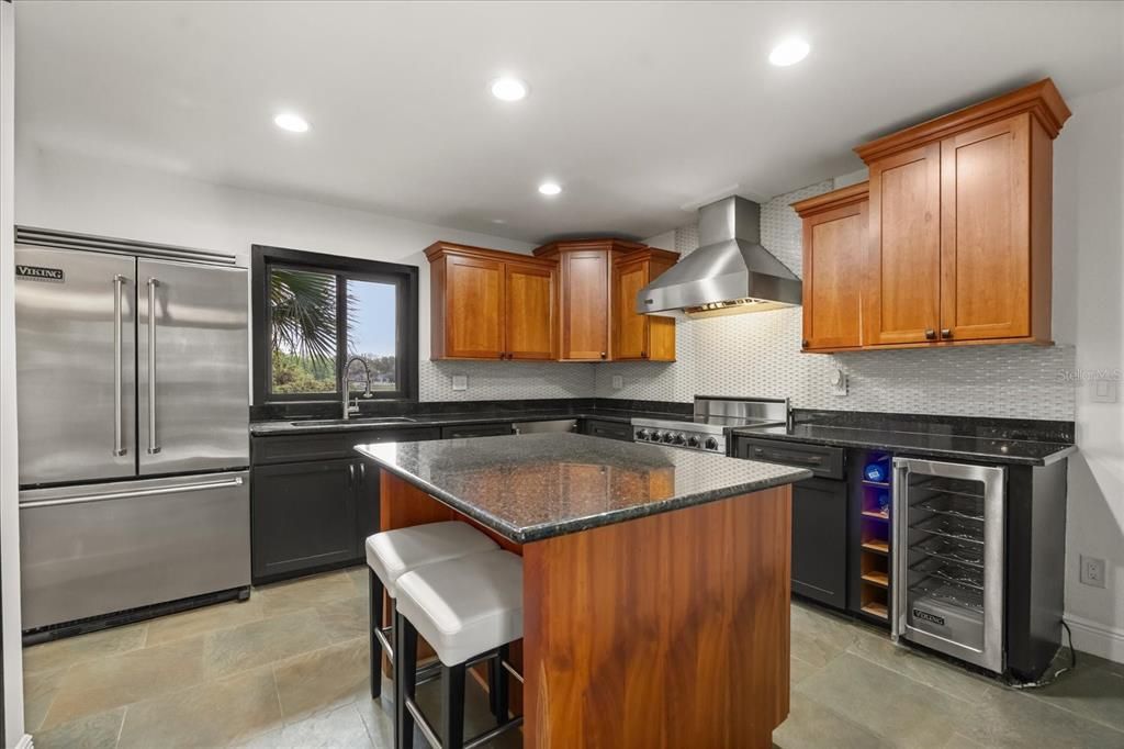 For Sale: $675,000 (3 beds, 3 baths, 1800 Square Feet)