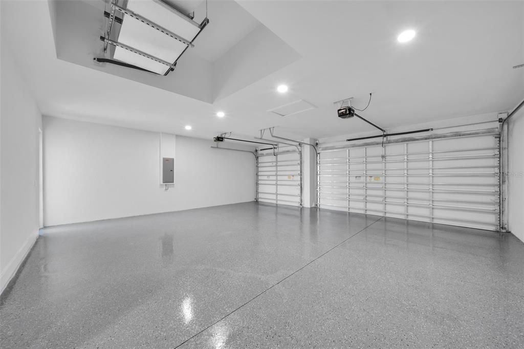 En Venta: $830,000 (3 camas, 3 baños, 2100 Pies cuadrados)