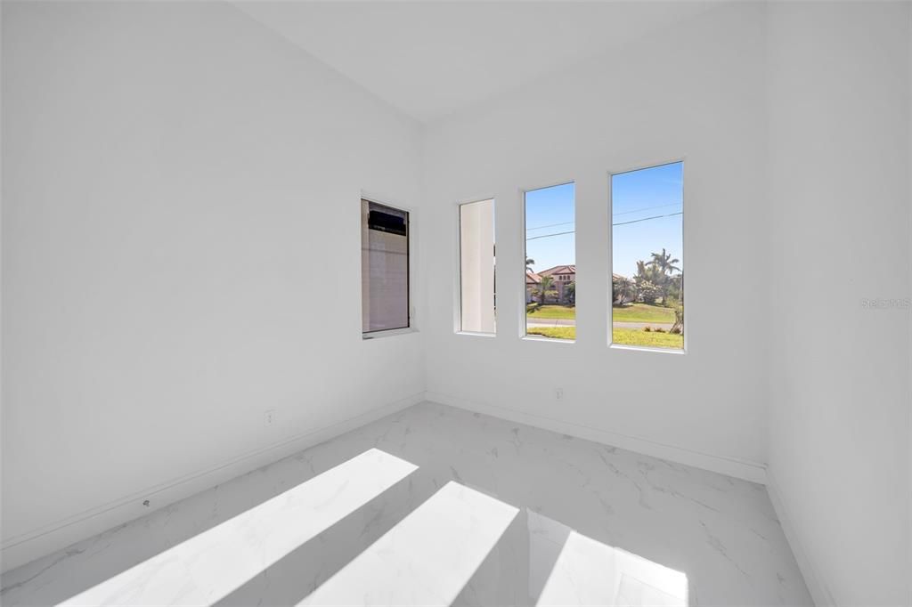 En Venta: $830,000 (3 camas, 3 baños, 2100 Pies cuadrados)