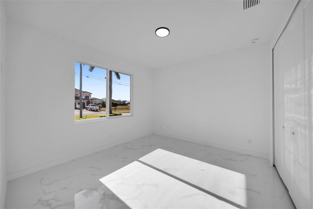 En Venta: $830,000 (3 camas, 3 baños, 2100 Pies cuadrados)