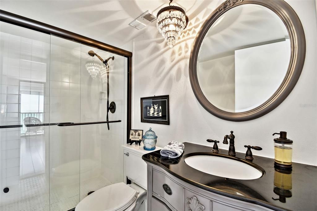 待售: $575,000 (2 贝兹, 2 浴室, 1100 平方英尺)