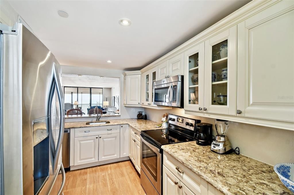 待售: $575,000 (2 贝兹, 2 浴室, 1100 平方英尺)