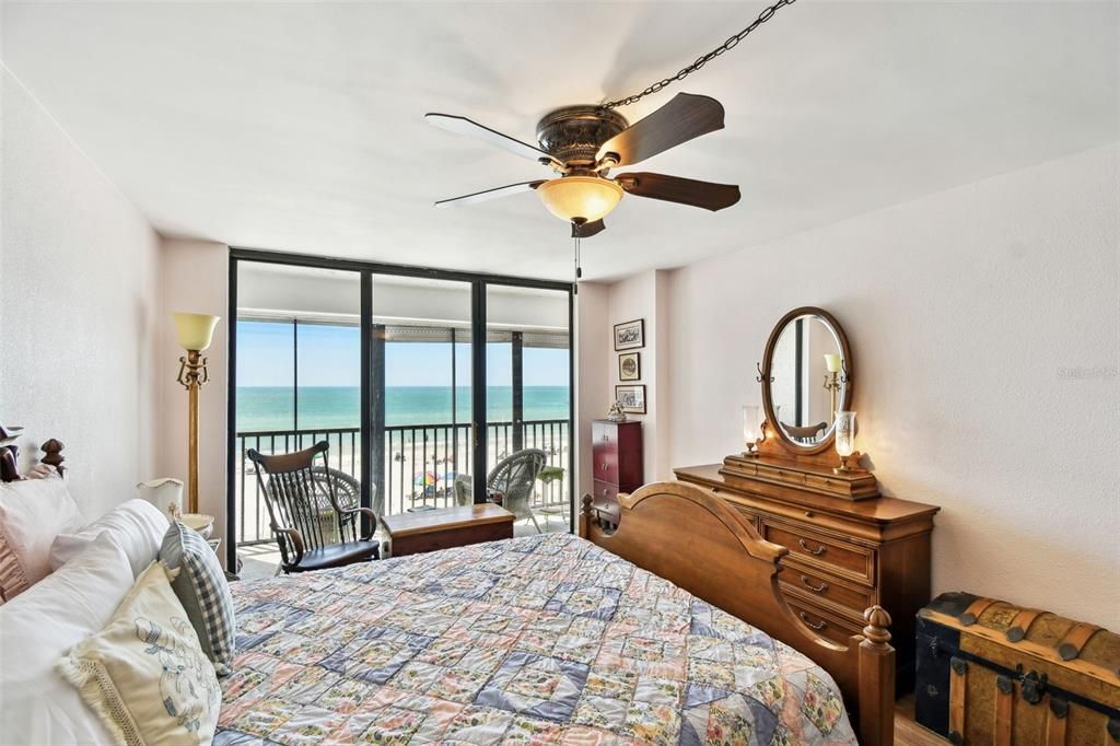 待售: $575,000 (2 贝兹, 2 浴室, 1100 平方英尺)