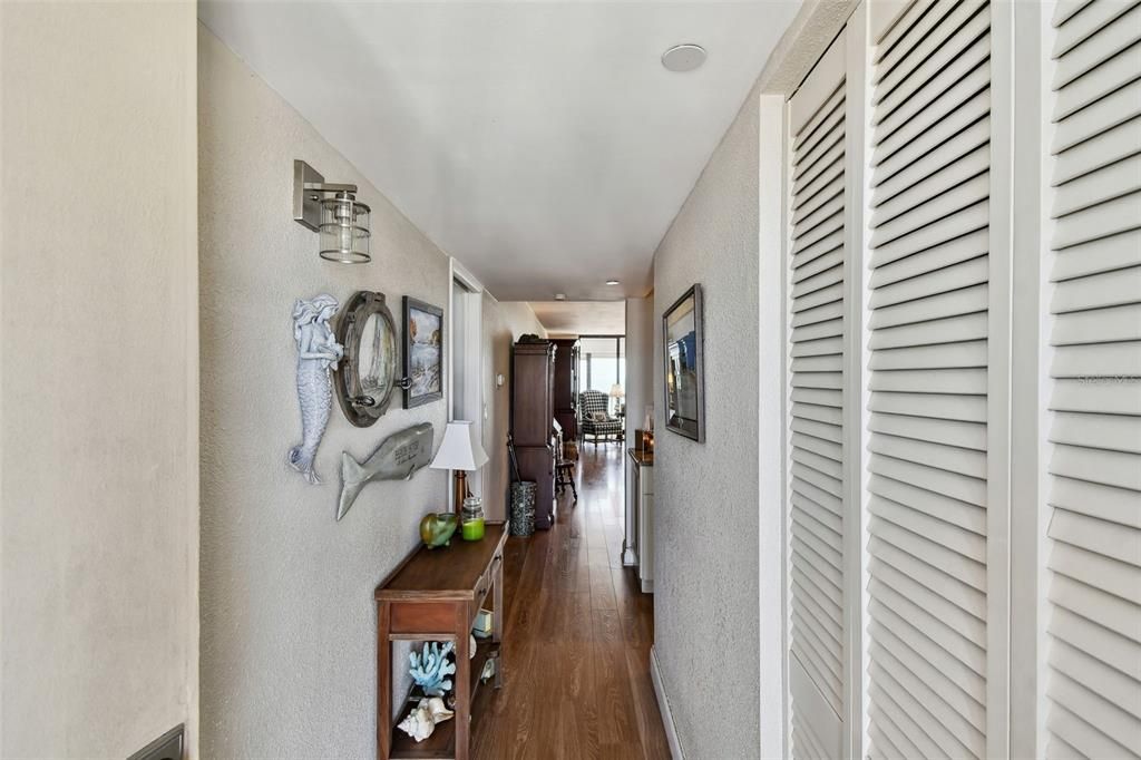 待售: $575,000 (2 贝兹, 2 浴室, 1100 平方英尺)