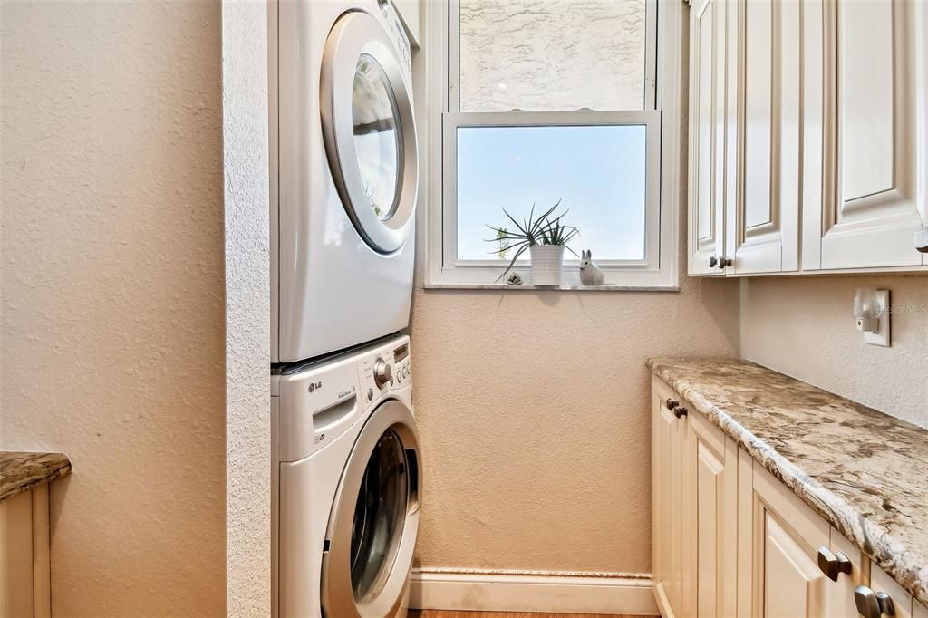 待售: $575,000 (2 贝兹, 2 浴室, 1100 平方英尺)