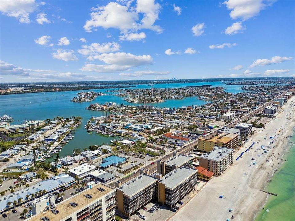 待售: $575,000 (2 贝兹, 2 浴室, 1100 平方英尺)