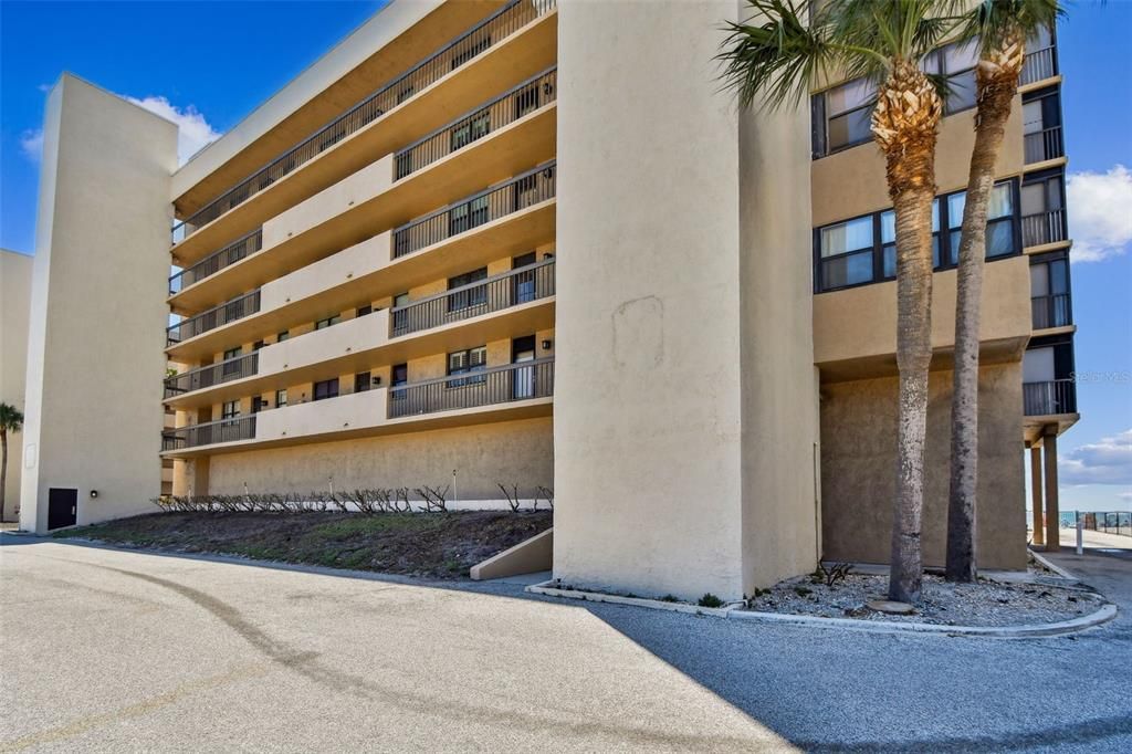 待售: $575,000 (2 贝兹, 2 浴室, 1100 平方英尺)