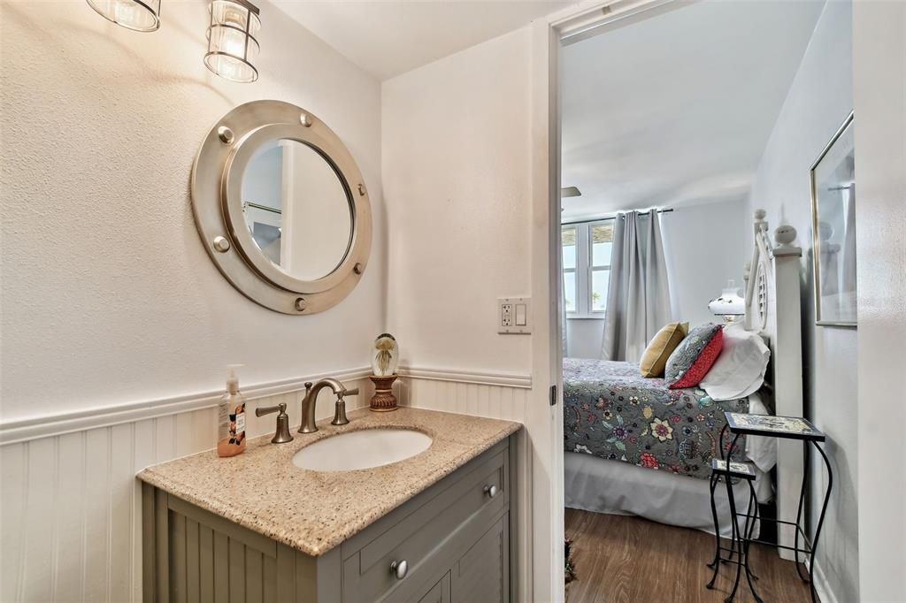 待售: $575,000 (2 贝兹, 2 浴室, 1100 平方英尺)