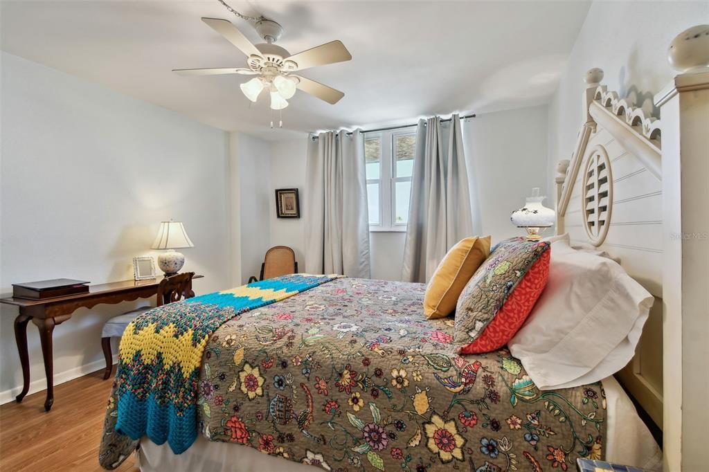 待售: $575,000 (2 贝兹, 2 浴室, 1100 平方英尺)