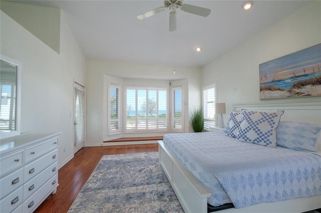 出租: $8,000 (3 贝兹, 2 浴室, 3284 平方英尺)