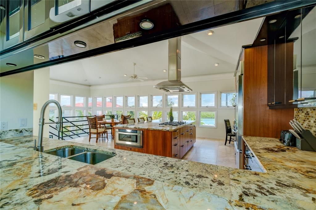 出租: $8,000 (3 贝兹, 2 浴室, 3284 平方英尺)