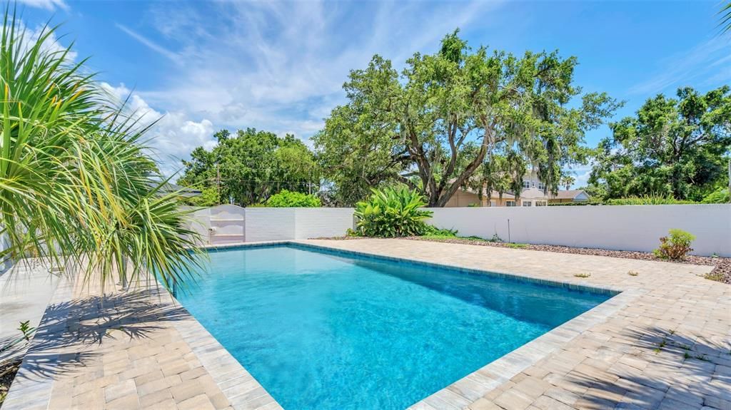 En Venta: $609,900 (4 camas, 3 baños, 2633 Pies cuadrados)