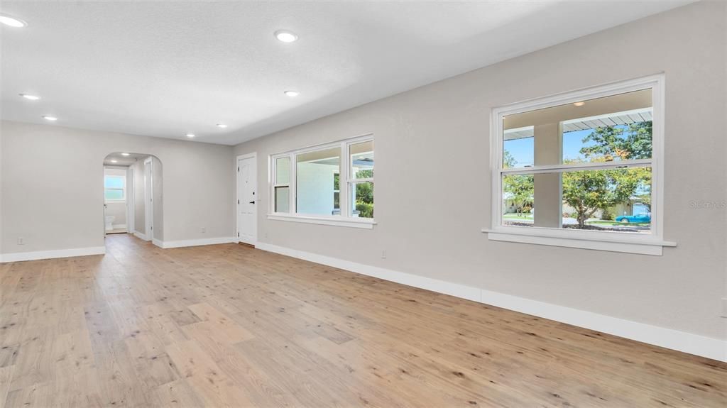 En Venta: $609,900 (4 camas, 3 baños, 2633 Pies cuadrados)