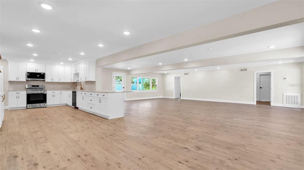 En Venta: $609,900 (4 camas, 3 baños, 2633 Pies cuadrados)