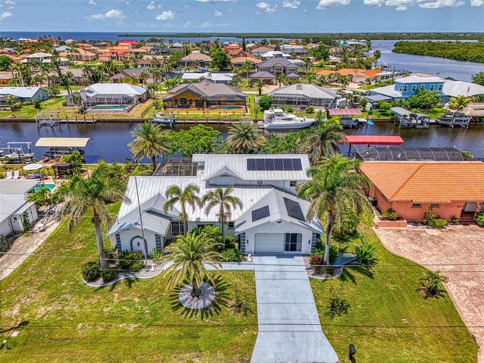 Active With Contract: $599,000 (4 beds, 3 baths, 2658 Square Feet)