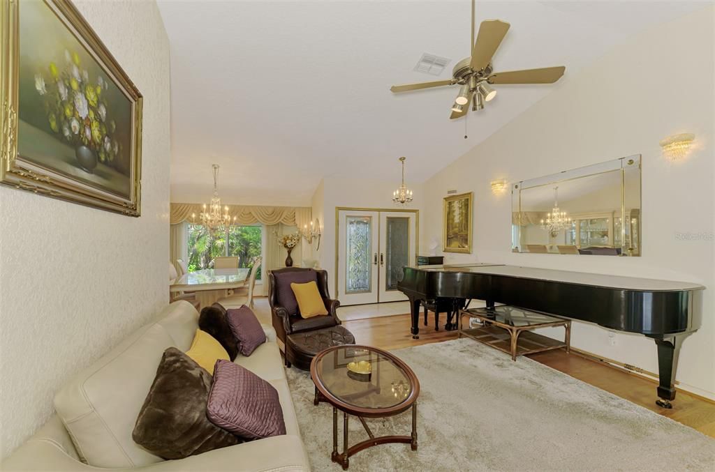 Active With Contract: $599,000 (4 beds, 3 baths, 2658 Square Feet)