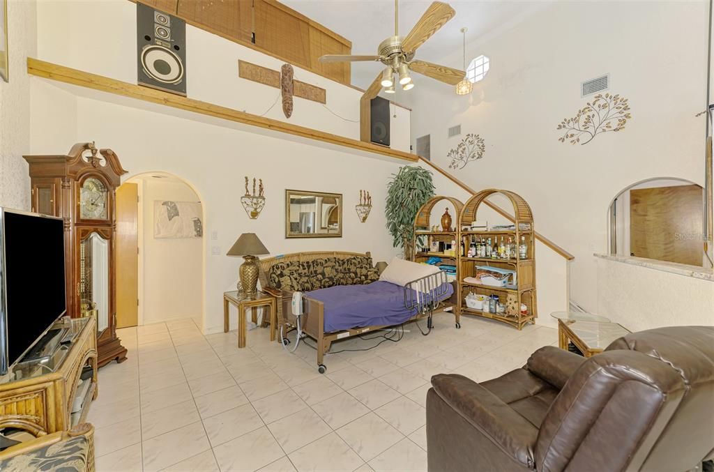 Active With Contract: $599,000 (4 beds, 3 baths, 2658 Square Feet)