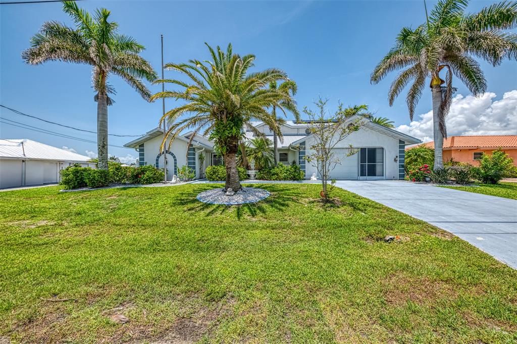 Active With Contract: $599,000 (4 beds, 3 baths, 2658 Square Feet)