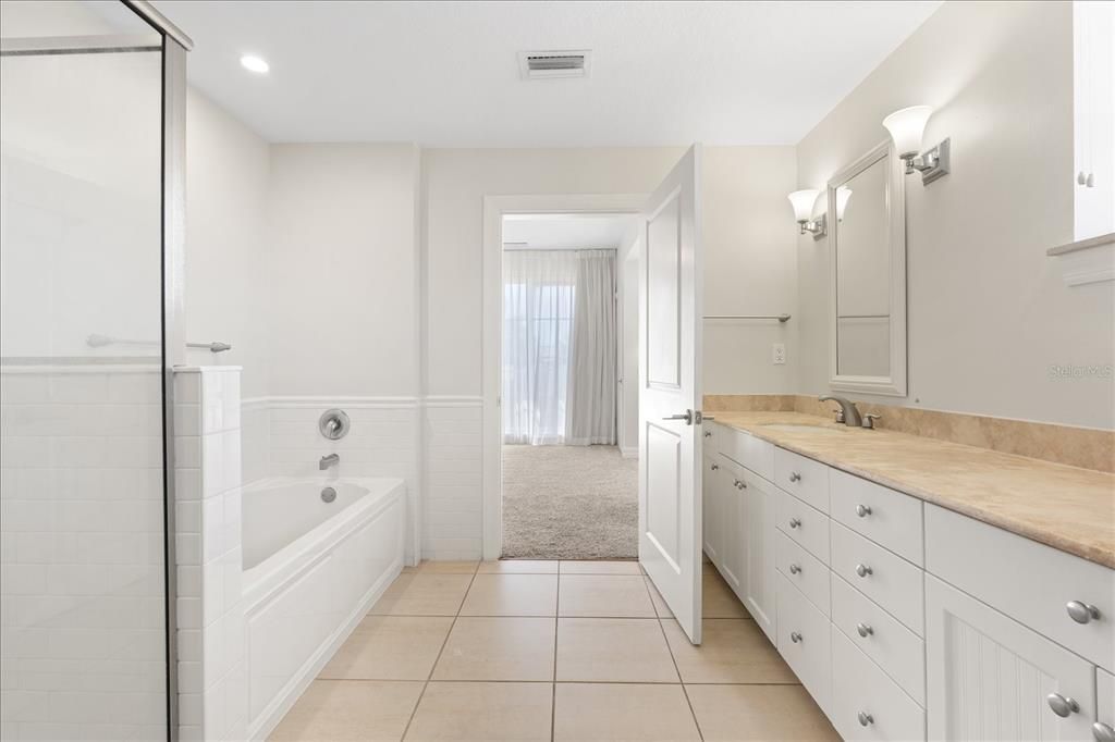 For Rent: $2,120 (2 beds, 2 baths, 1366 Square Feet)