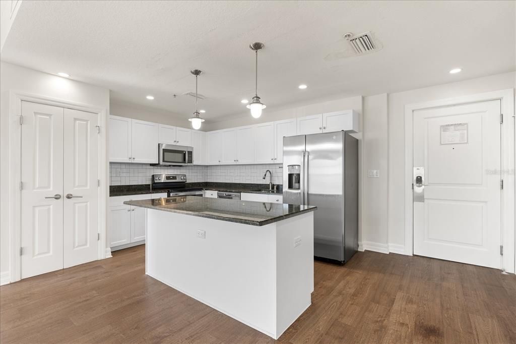 For Rent: $2,120 (2 beds, 2 baths, 1366 Square Feet)